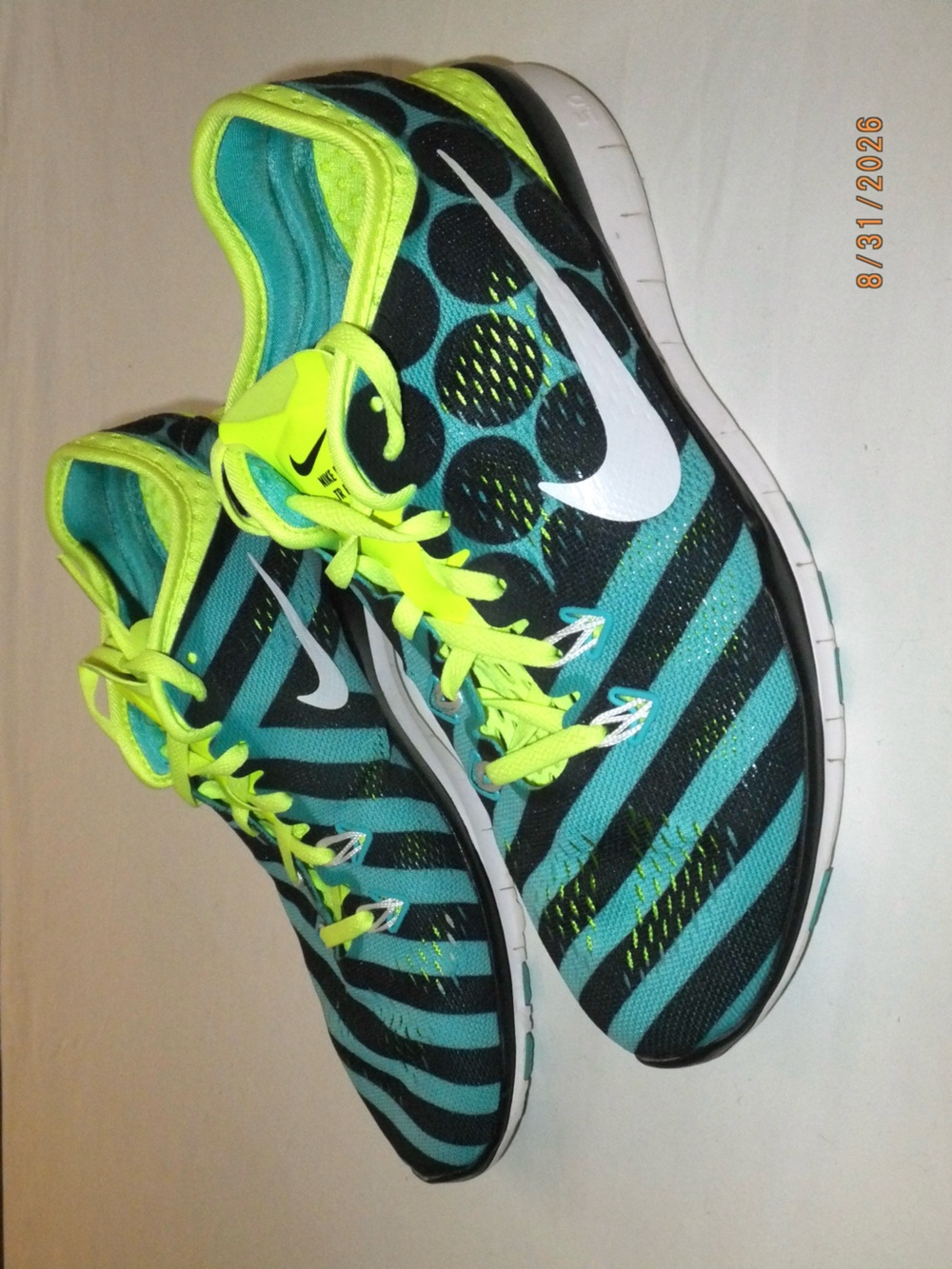 Nike Free Women’s Teal and Neon Athletic Running Shoes 7.5